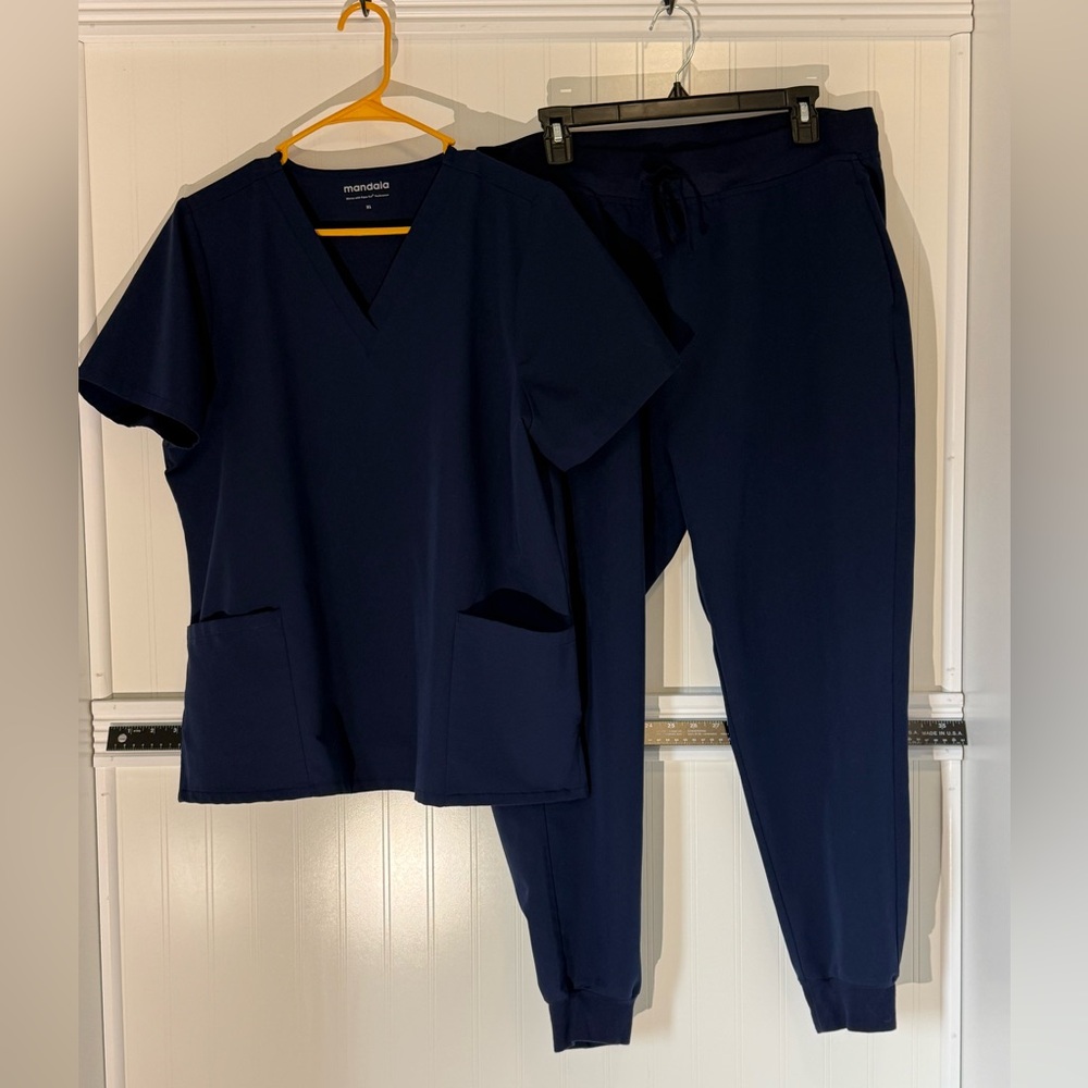 Mandala Navy Blue XL Scrub Set